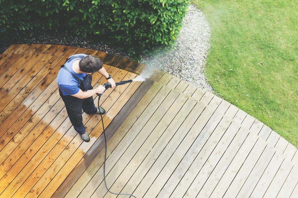 Locate and Review Clean Life Pressure Washing Service in Columbus